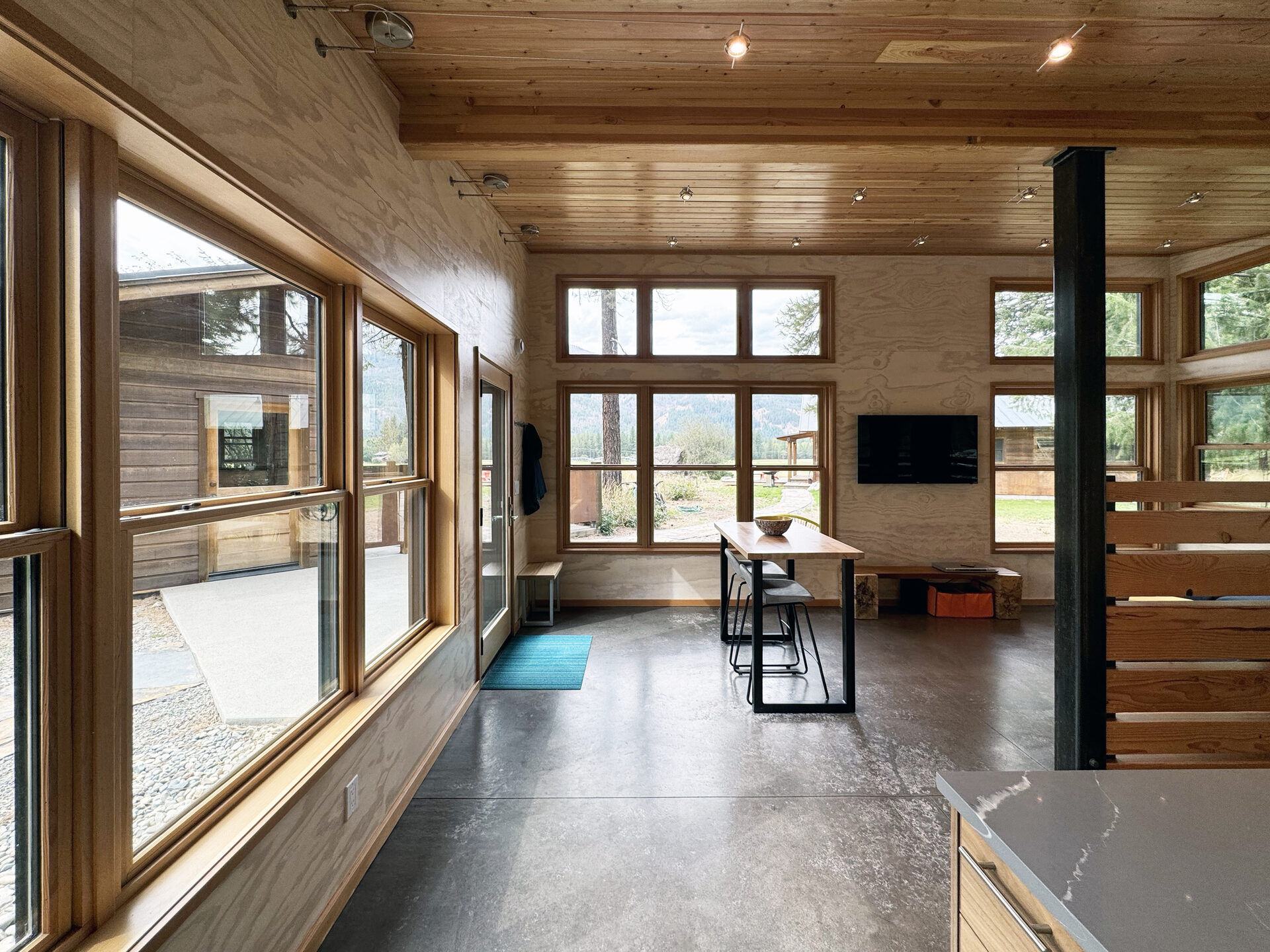 Max's Place — residential architecture, Mazama, WA